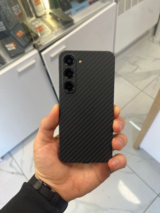 Ультратонкий карбоновый чехол Samsung Galaxy S23