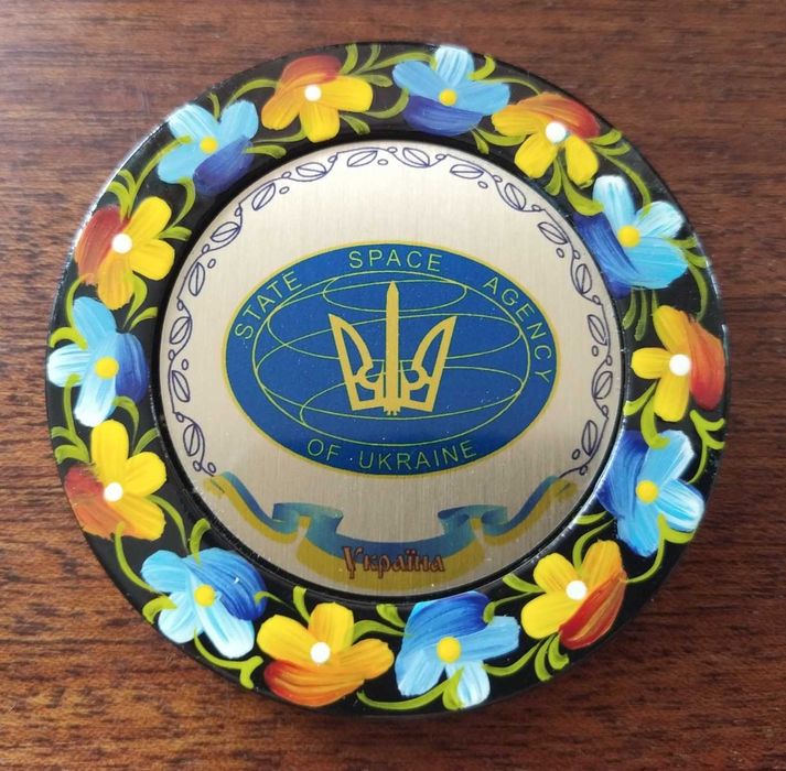Магніти на холодильник ручної роботи "Український космос"