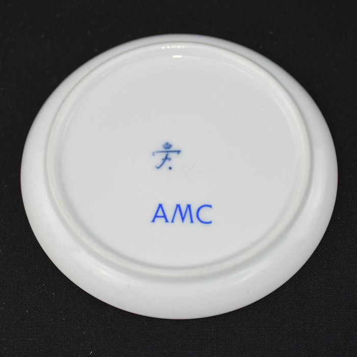 Conjunto 3 pequenos pratos porcelana Europeia, desenhos carros antigos