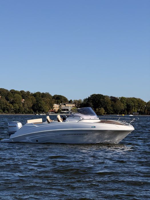 Łódź motorowa AM565 Sundeck