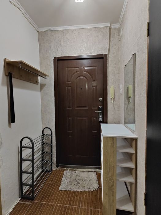 Продам 1 комнатная квартира Залютино, рядом рынок.