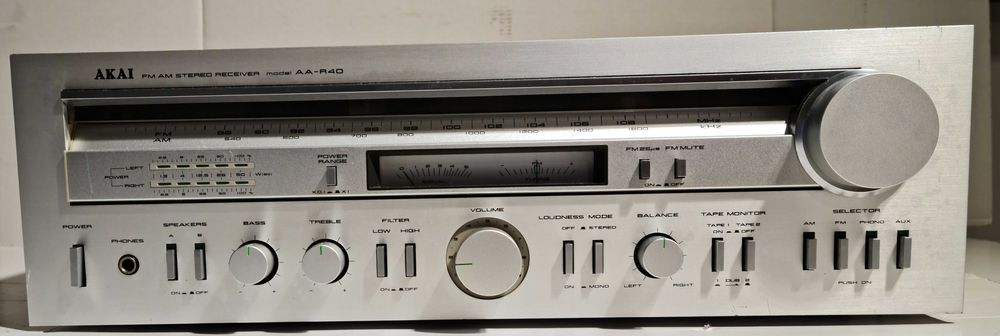 Akai AA-R40 AM/FM Stereo Receiver