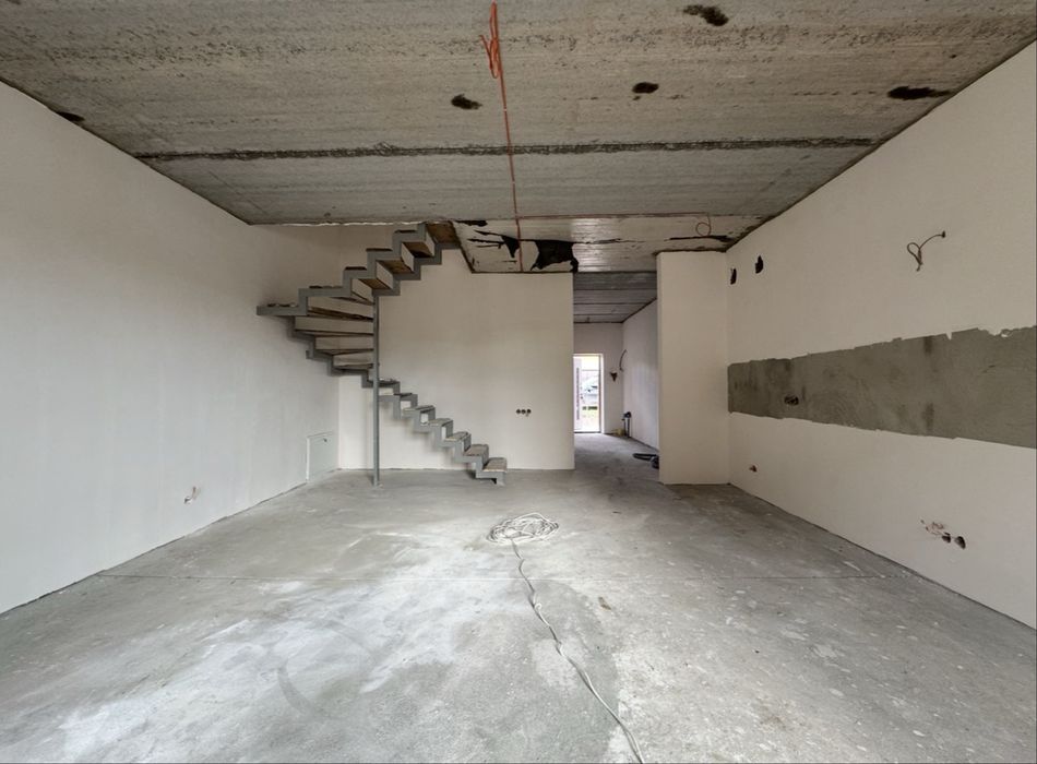 Прода таунхауса з центральними комунікаціями