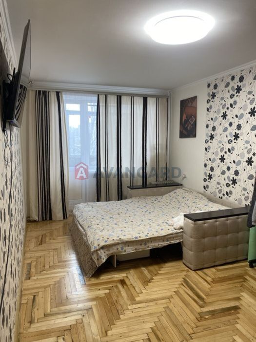 Продам 2-кімнатну квартиру.на Чумаченко.