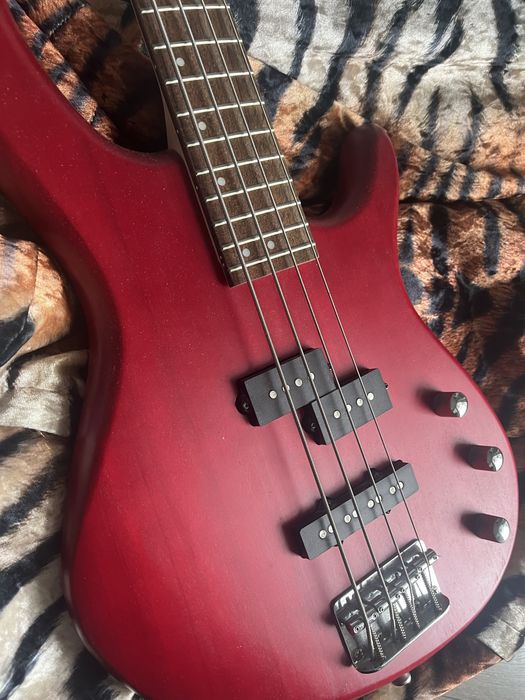 Gitara basowa Cort Action PJ