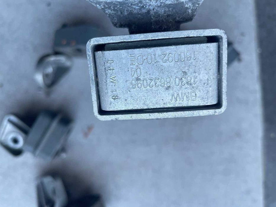 Кронштейн глушителя 18308593696  BMW X3 G01  18308632096