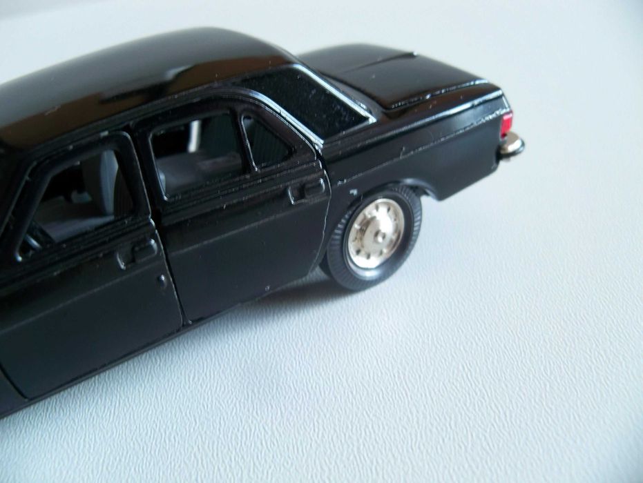 Модель Волга ГАЗ 3102 1/43 СССР, Саратов (ЧЕРНАЯ!)