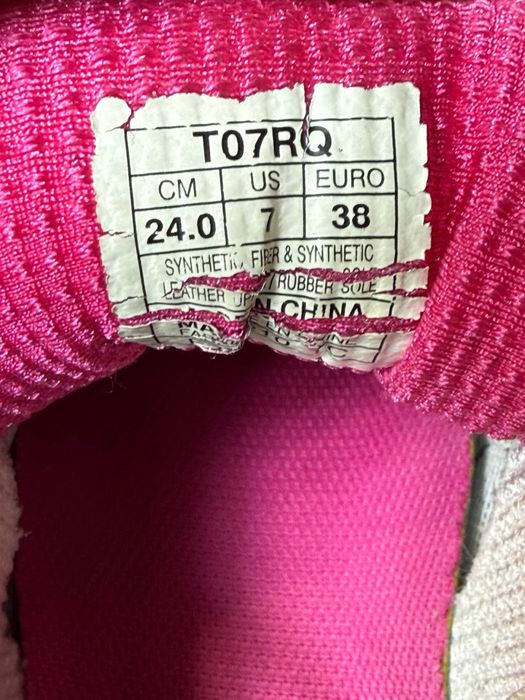 Оригінальні жіночі кросівки “Asics Gel-Kayano 14”