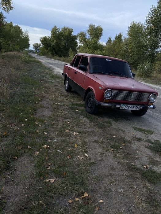 Продаю ваз 21011