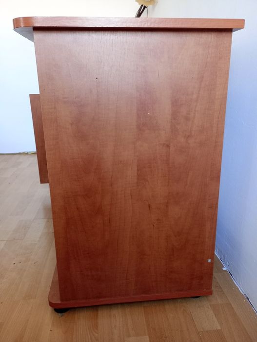 Solidne drewniane biurko