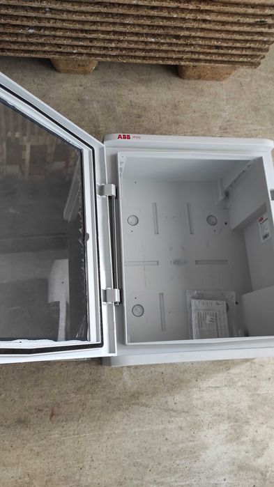 Armário termoplástico ABB 55x46x26 p/ quadro elétrico