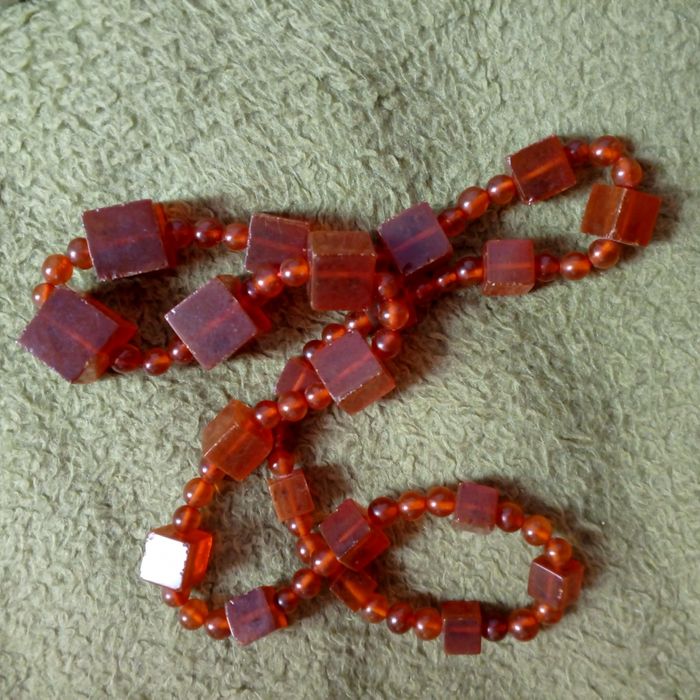 Редкое янтарные бусы