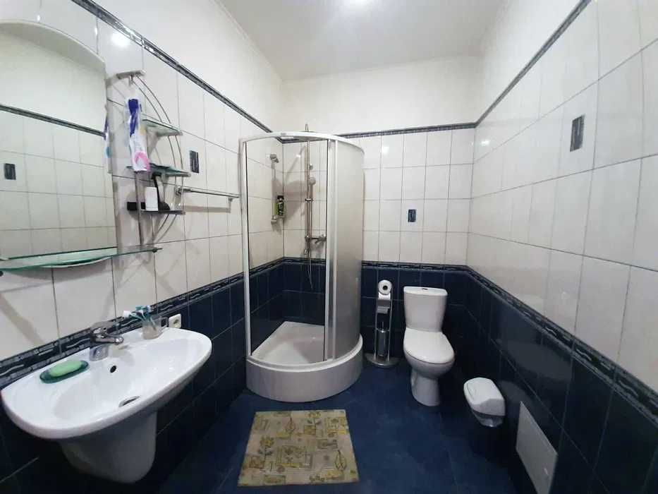 Подобова аренда будинку.Софіївська Борщагівка.Басейн.Банька!