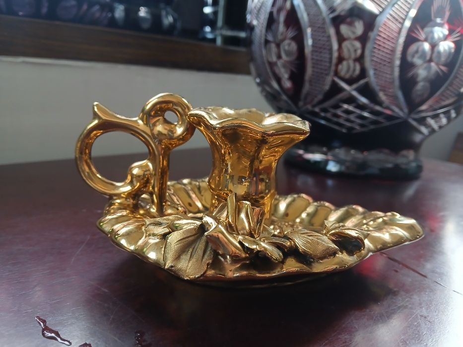 Złocony ceramiczny świecznik kaganek