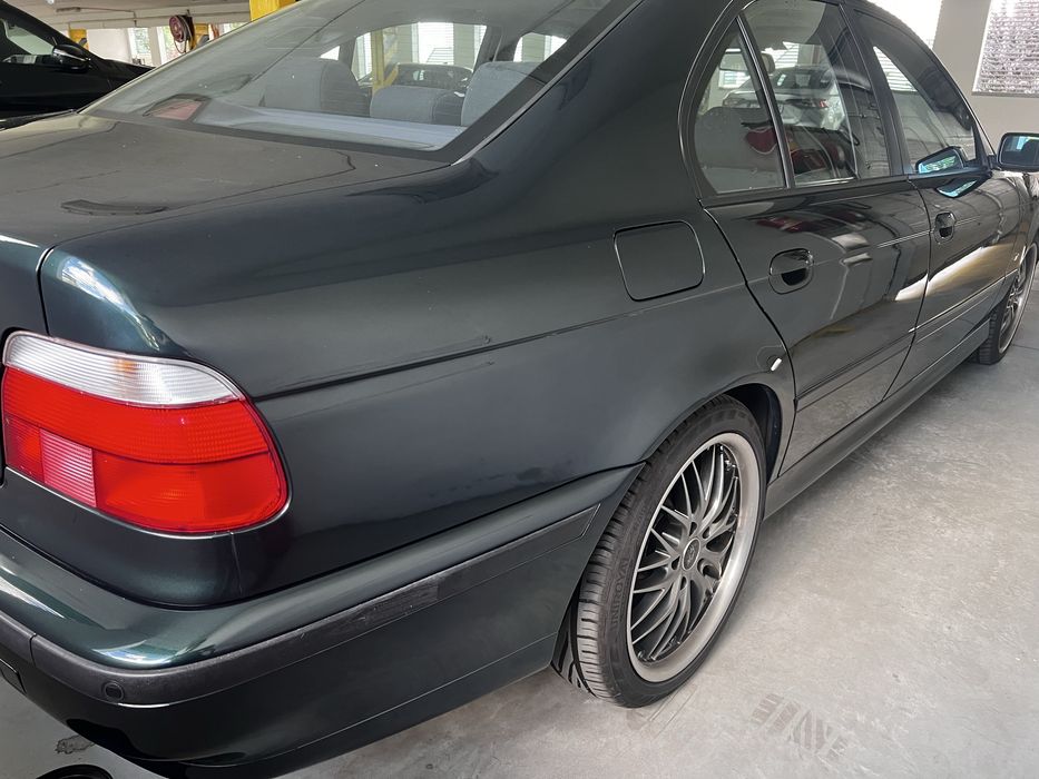 Bmw E39 520i.