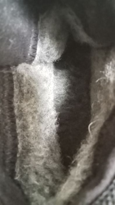 продам ботинки черние