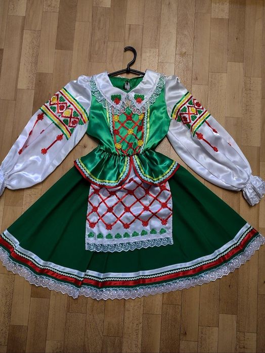 Костюм для девочки 8-10 лет