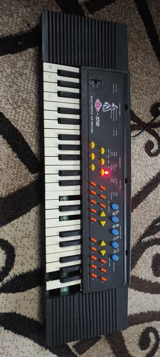 Синтезатор мелодий пианино