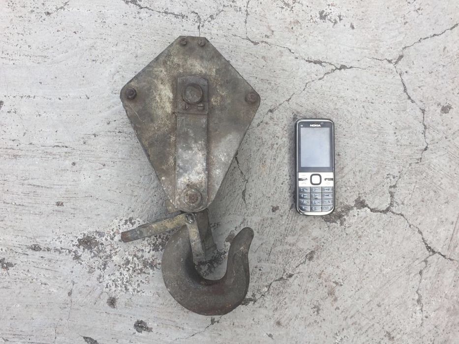 Продам крюк монтажный на тельфер