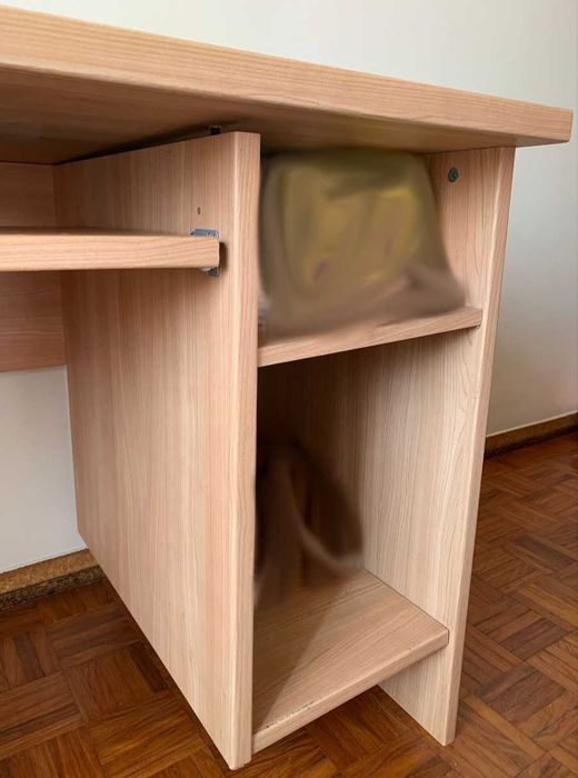 Secretária em madeira