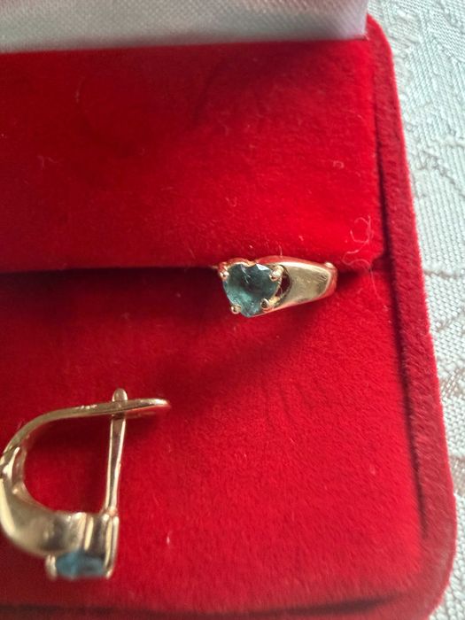 Золоті сережки з топазами для дівчинки 2,2 грам.