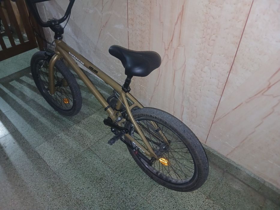 Bicicleta BMX como nova