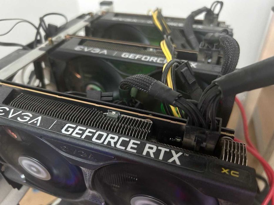 Kompletna koparka kryptowalut – 10x RTX 3060 Ti – gotowa do pracy