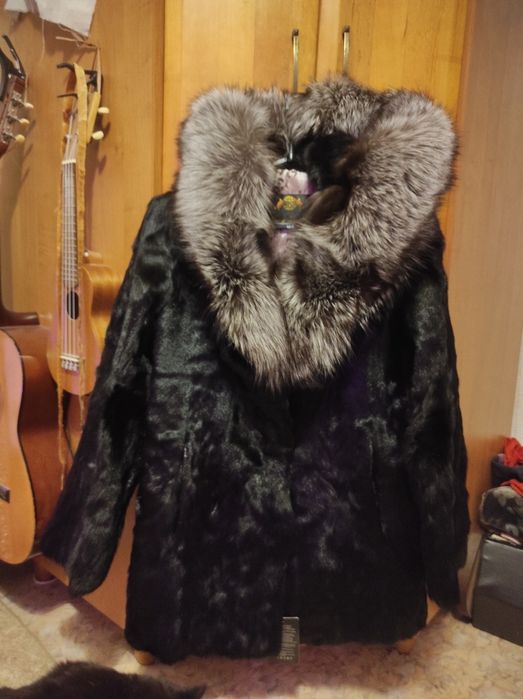 Продаю полушубок из натурального меха