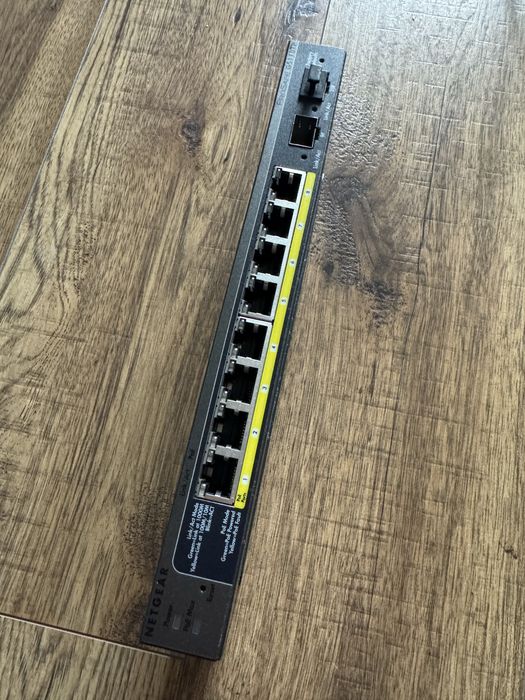 Switch Netgear GS110TP