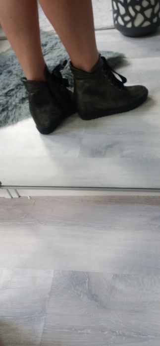 Buty snakersy 38 skóra naturalna srebrny stalowy stan bdb
