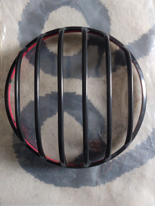 Grelha para farol de mota ou carro em plástico com 19 cm de diâmetro,