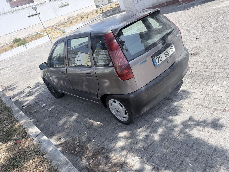 Vendo FIAT PUNTO 1.2      Vendido