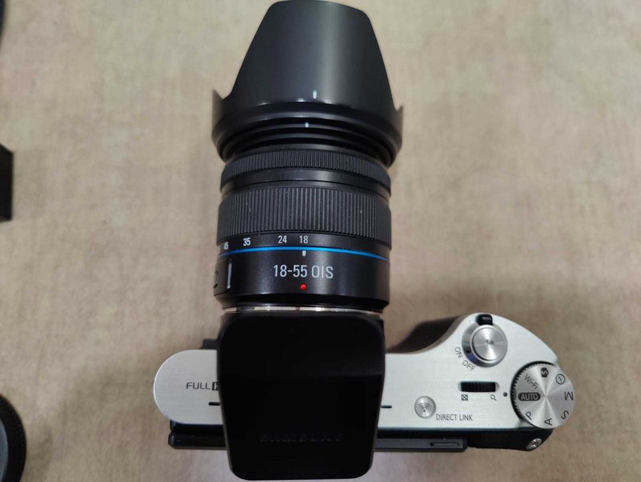 Samsung NX 300 com vários extras em estado completamente nova!