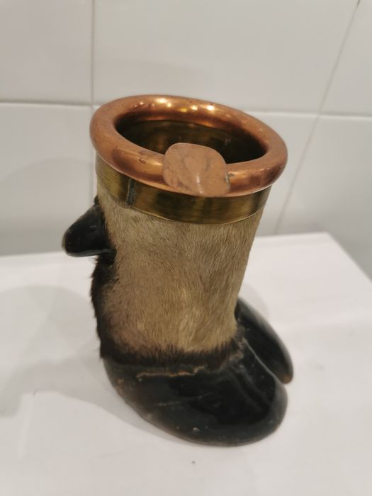Cinzeiro pata de búfalo