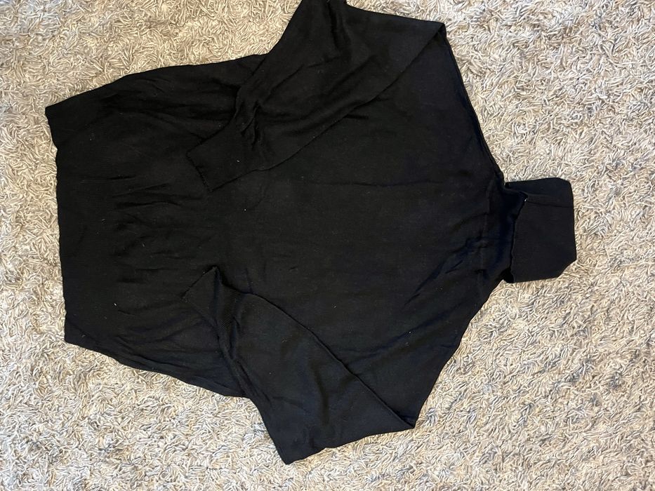 Czarny ciepły swetr golf stradivarius M jak nowy