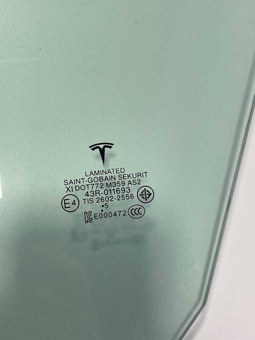 СКЛО ліве подвійне TESLA Model 3 | 3 HIGHLAND (2022 - 2023) ОРИГІНАЛ !