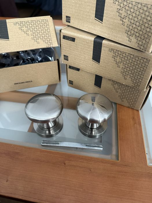 4 komplety gałek do drzwi wewnętrznych, stal nierdzewna/inox