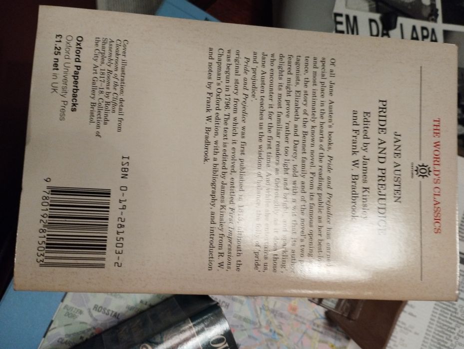 3 livros escritos em Inglês "Nicholas Nigkleby", "Little Dorrit" e "Pr