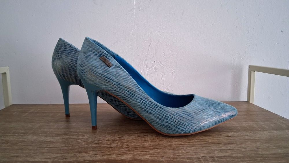 Buty na obcasie 38