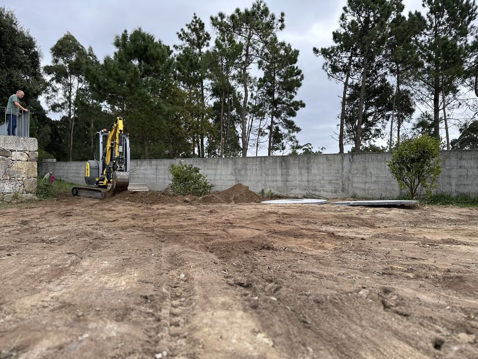 Serviços de maquina e camiao