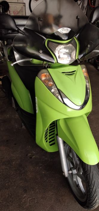 Honda SH 300cc Scooter boa mecânica com topkaise incluída Distrito do Porto.
