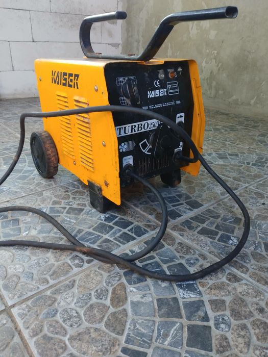 Продам зварювальний апарат в нормальному стані.