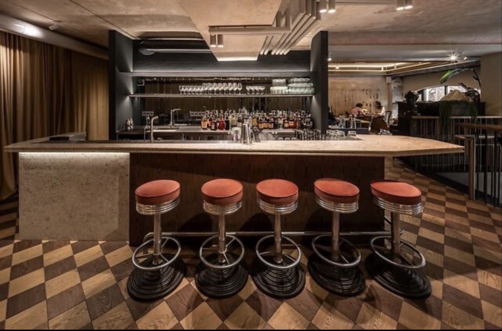 Оренда фасадного приміщення 240 м2 по вул .Січових Стрільців