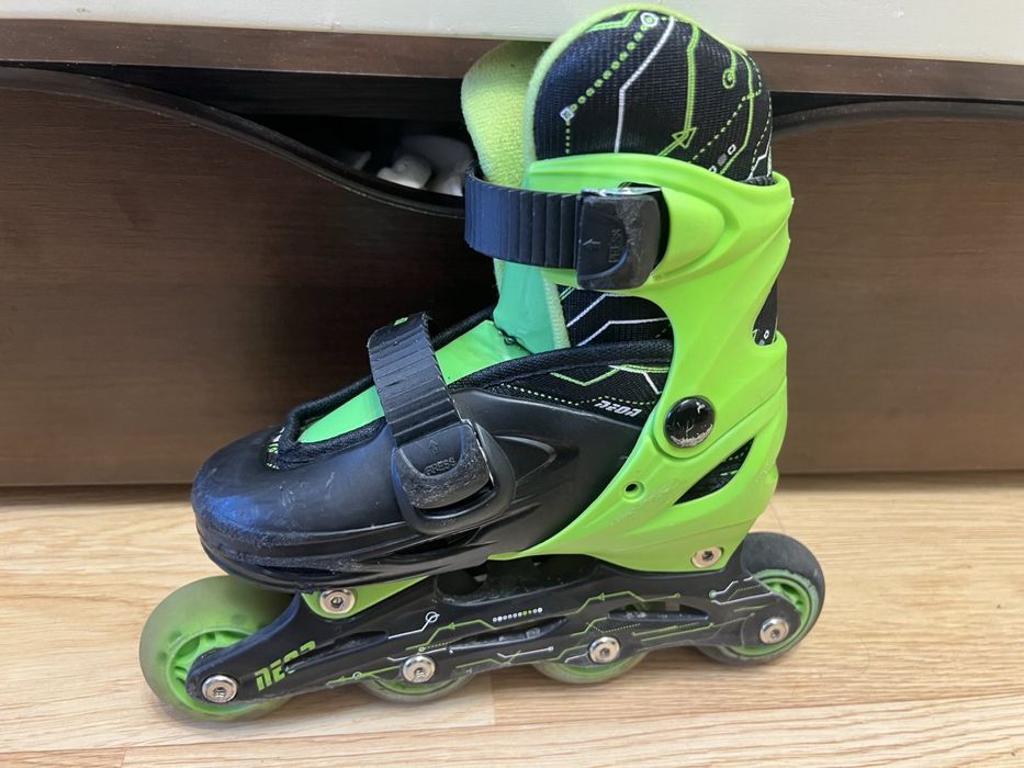 Яскраві дитячі ролики Neon, що світяться! Розмір 30-33 (розсувні)