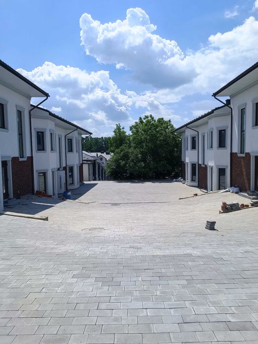 Зданий Таунхаус, Гостинний двір, Кварц
