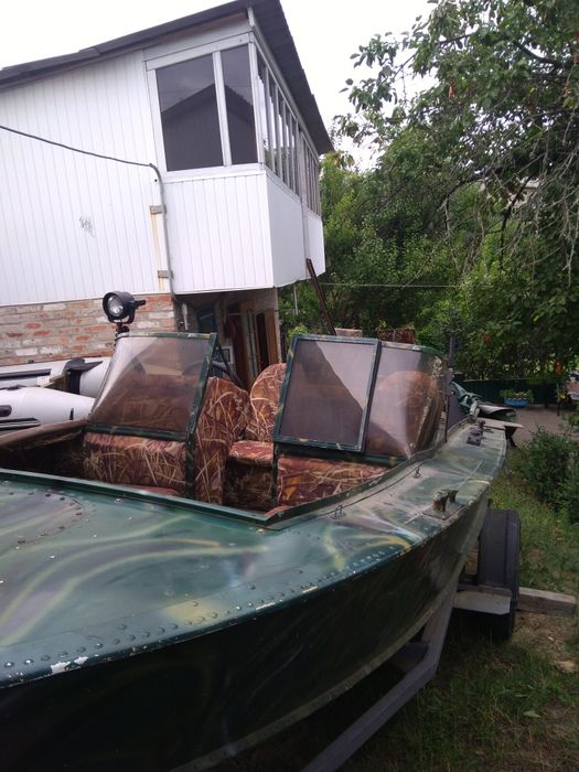 Продам лодку с мотором і лафетом