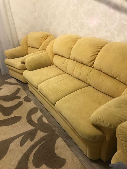 Продам диван и два кресла