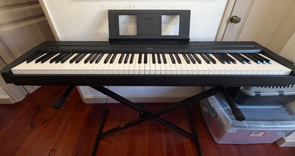 Piano YAMAHA P45