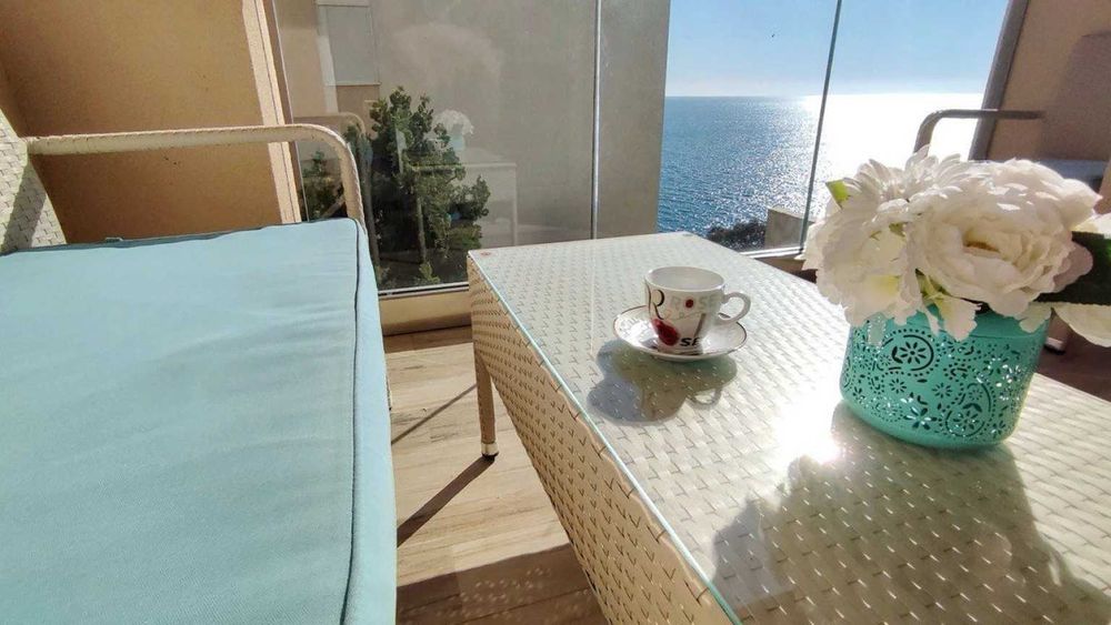 ТОП! Квартира на первой линии! в Черногории (Бар) бассейн 99 000 €