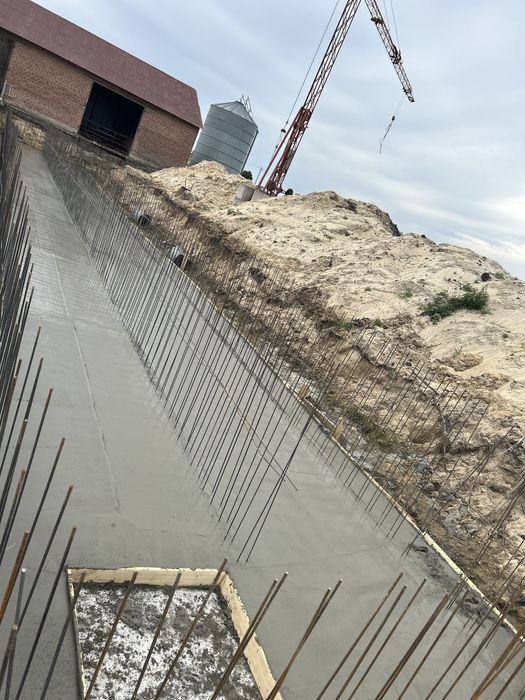 Silos na kiszonke, obory, chlewnie, hale